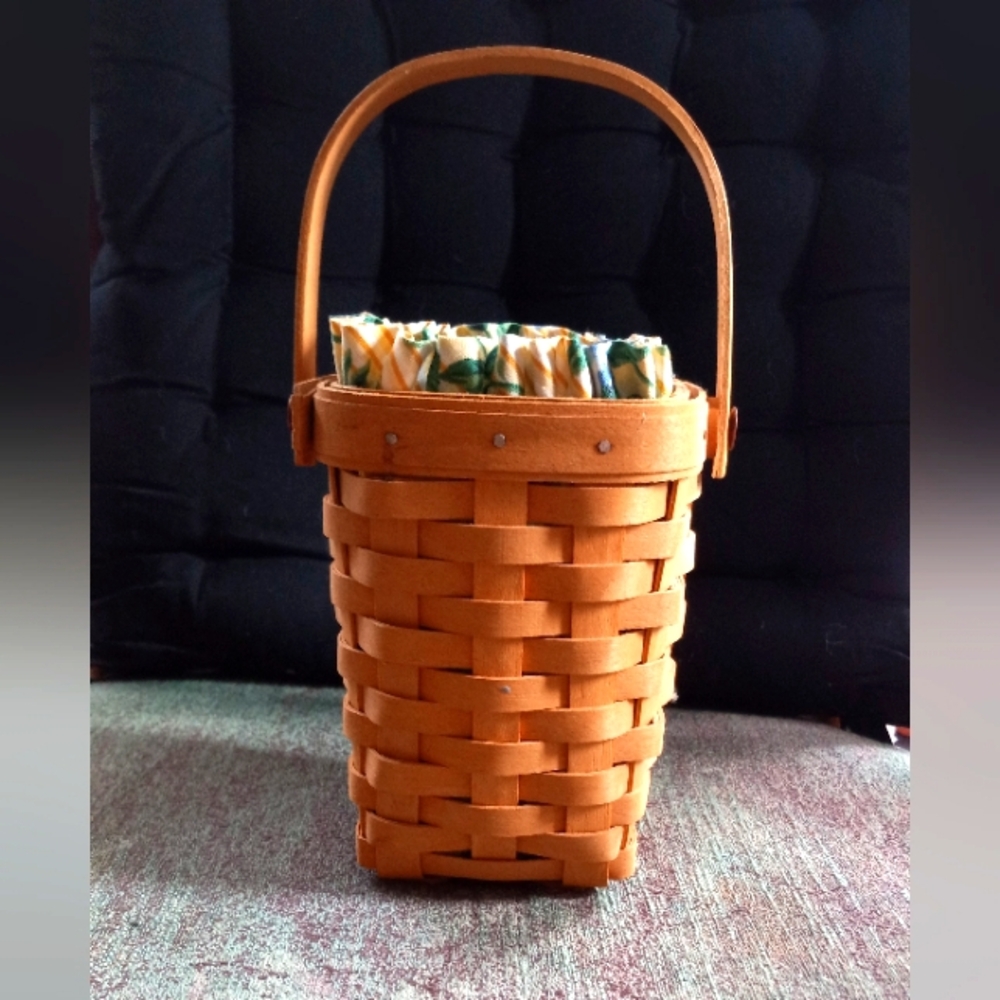 LONGABERGER 1998 WOODEN BASKET